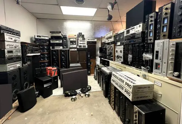 MASSIVE VINTAGE STEREO / ELECTRONICS LOT