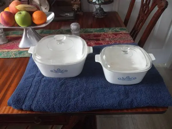 Two matching pieces of Blueflower Corning Ware