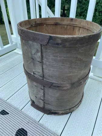 VINTAGE WOODEN NAIL KEG OR BARREL