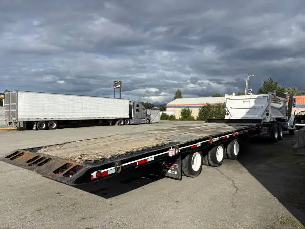 Heavy duty tilting trailer