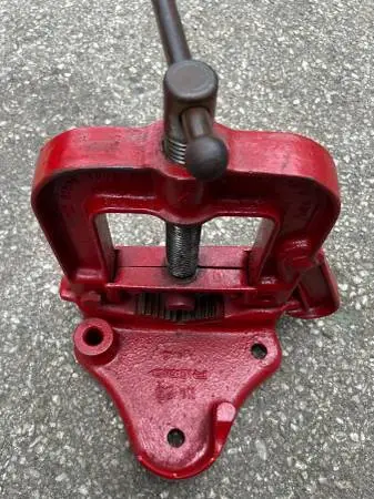 PIPE CLAMP RIDGID