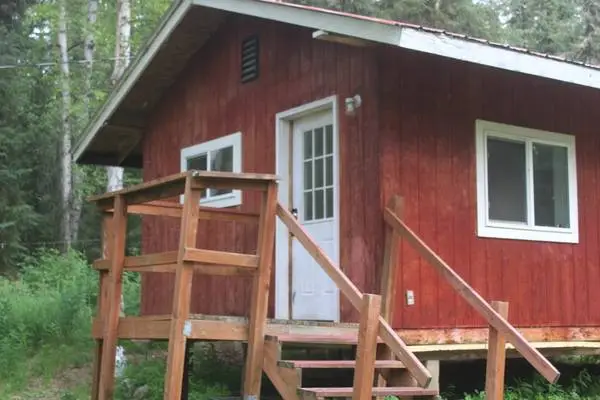 Dry cabin in Goldstream