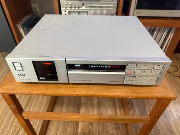 AKAI GX-9 3HEAD CASSETTE DECK FULLY OPERATIONAL NEW BELLTS AND PINCH