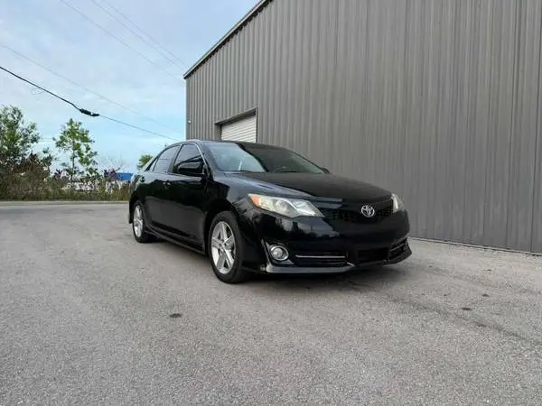 2013 TOYOTA CAMRY SE! CLEAN TITLE! 139.000 MILES! GREAT RELIABLE CAR!