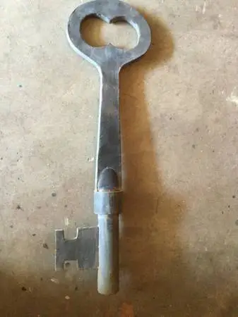 Large skeleton key locksmith trade sign