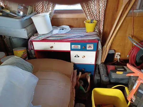 Dresser desk and chair