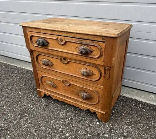 Dresser (s) $65 to $198 at Creative Bargains
