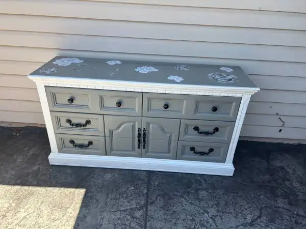 Dresser