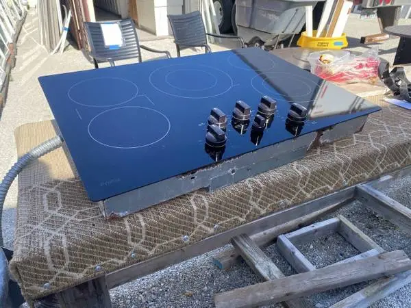 Black GE Profile Cooktop Smoothtop Model #PP7030DT2BB Used