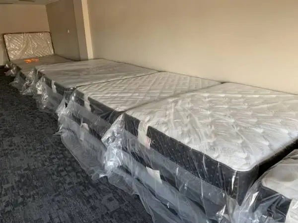🌷Luxury Queen Mattress CHEAP!🌷