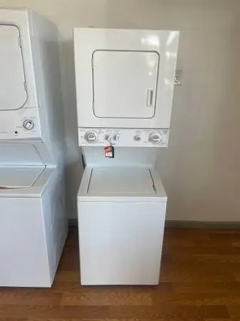 Like new kenmore electric 220v stackable