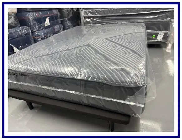 QUEEN SIZE SIMMONS BEAUTYREST BLACK SERIES 1 MATTRESS & BOX BED