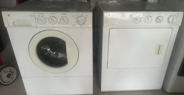 Front Load Washer - Gas Dryer