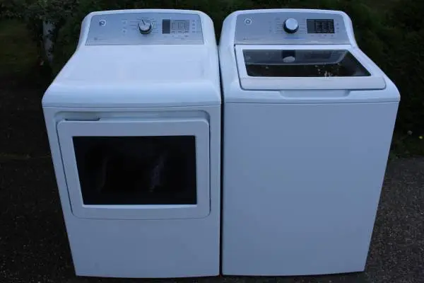 GE Washer and Electric Dryer set