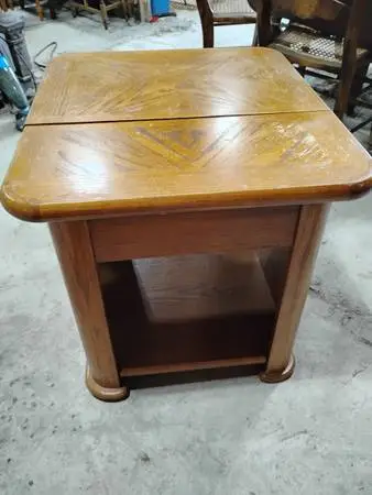 Coffee Table with Lift Top