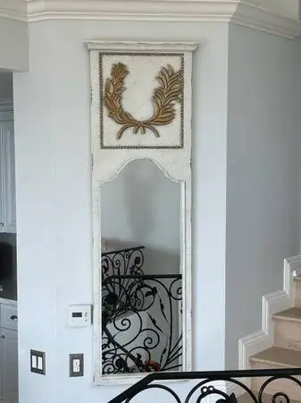 Vintage Mirrors+Accent Chairs+Accent Tables+Oil Paintings+Wall Art+Sculptures