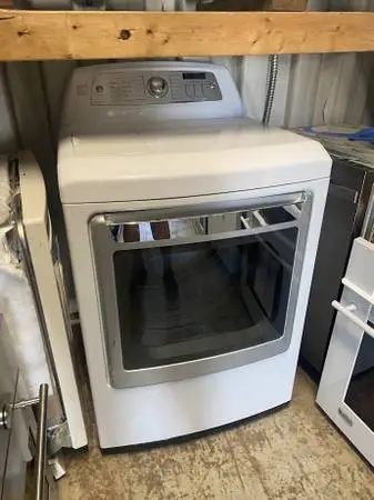 White Kenmore Elite Electric Dryer Model #796.61522210 Used