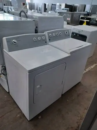 WHIRLPOOL washer and dryer set, top load