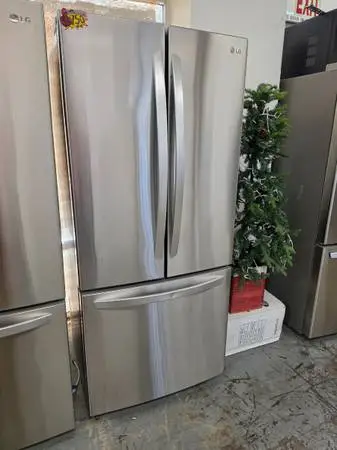 30 lg compact French door refrigerator ice maker
