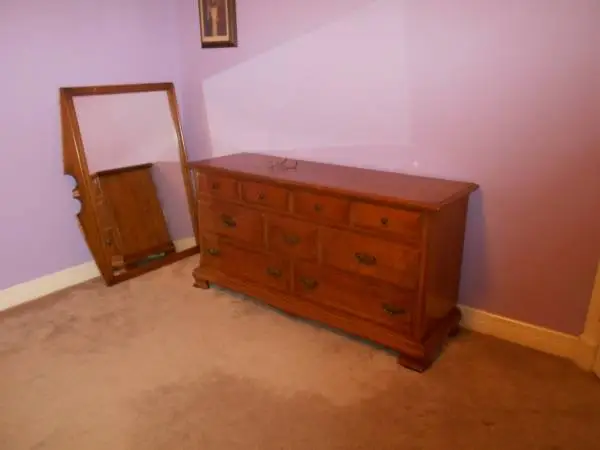 chest of drawers