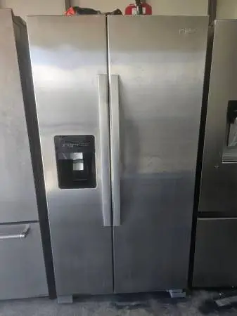 Refrigerator Whirlpool side by side