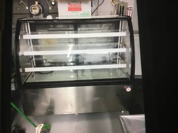 Refrigerated Display Case (like new)