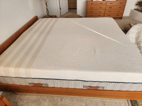King Mattress = Leesa Reserve - New