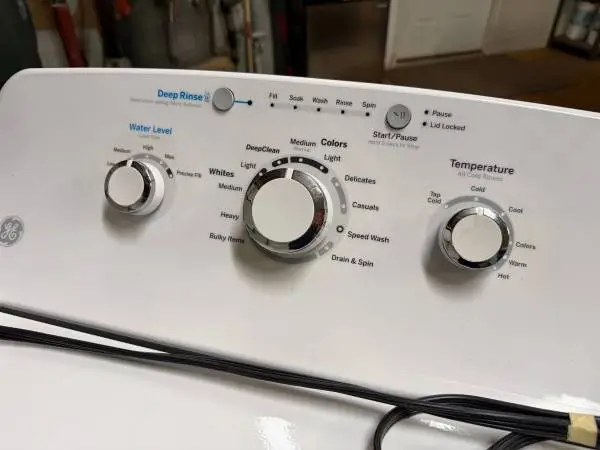GE 4.2 cu.ft. Top Loading Washing Machine - Like New
