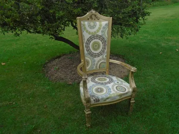 Vintage Golden Throne Chair