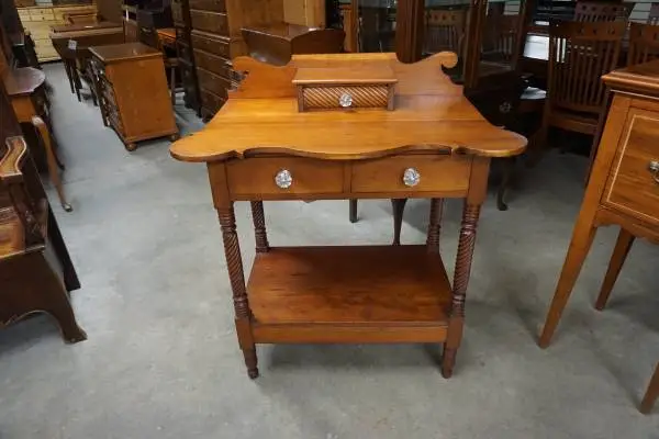 Cherry Parlor Stand
