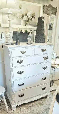 Distressed White Chest of Drawers