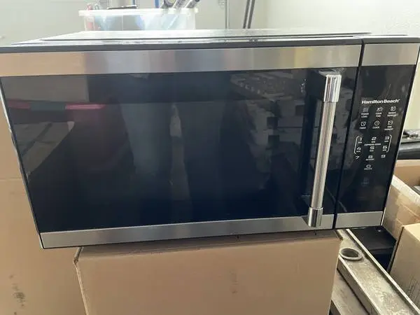 Hamilton Beach 1.1 cu ft Countertop Microwave Oven, Black Stainless St