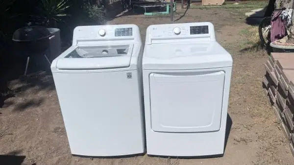 LG WASHER AND ELECTRIC DRYER SET