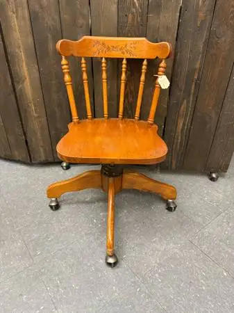 ♦♦ Wooden Rolling Office Chair w/Pressed Back Detail ♦♦