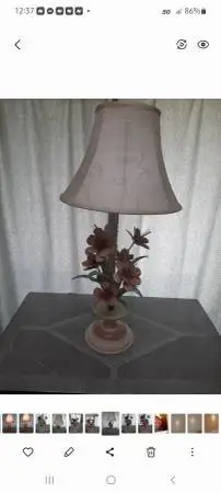 Vintage Metal Tole Painted Table Lamp.