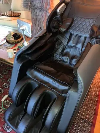 Massage chair (brand unknown)