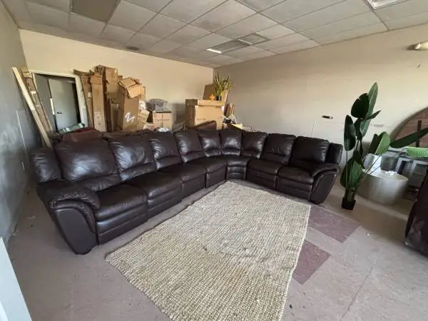 ITALIAN GENUINE LEATHER SECTIONAL COUCH BY NATTUZI, DELIVERY INCLUDED