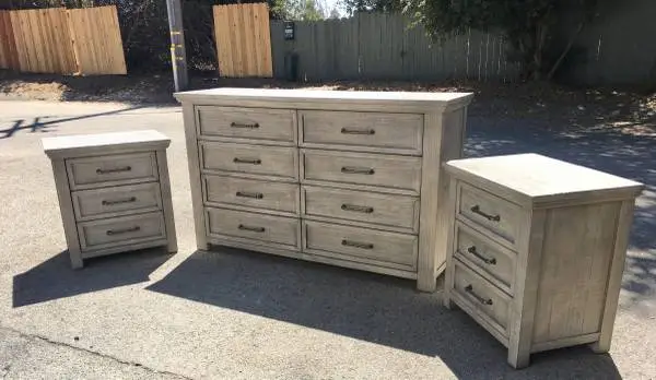 ****Dresser & Night Stands ****