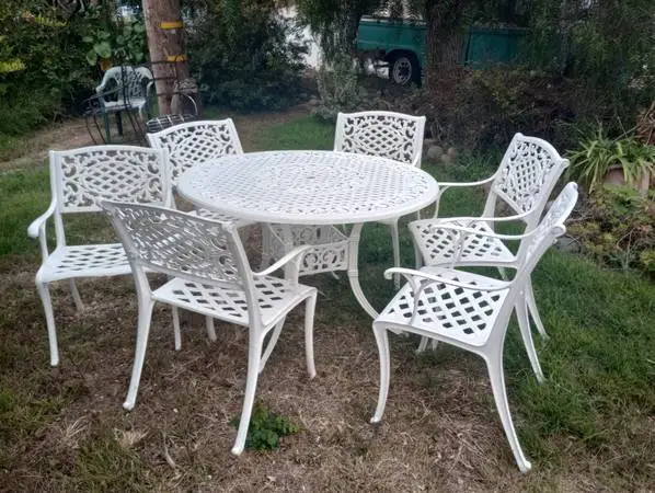 PATIO SET SIX CHAIRS