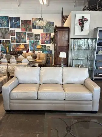 La-Z-Boy Meyer Cream Leather Sofa- 85X39X34H- AS IS