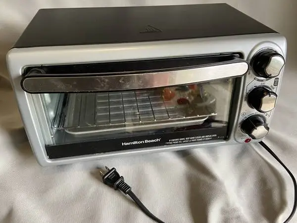 Toaster oven-Hamilton Beach