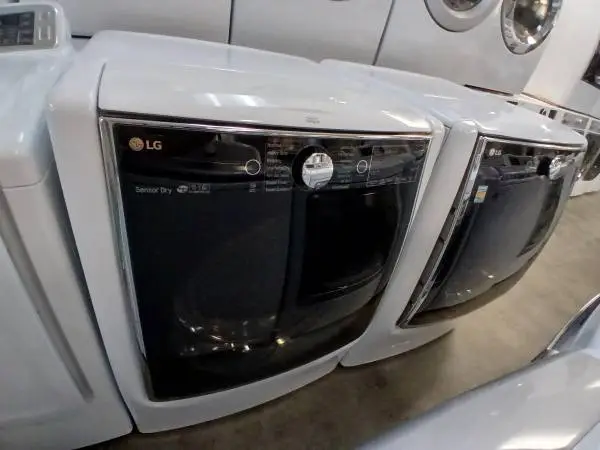 Lg jumbo 5.3 cu ft front load washer and gas dryer