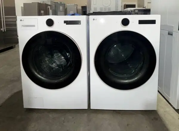 LG Laundry Bundle – WM6500HWA Washer + DLGX6501W Gas Dryer