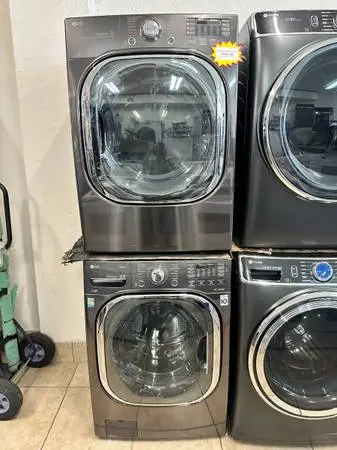 LG Steam Front-load washer & Electric dryer LIKE NEW W/ WARRANTY!