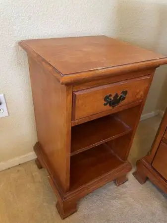maple wood dresser and night stand (selling together)