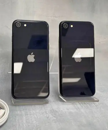 Apple IPhone SE Unlocked