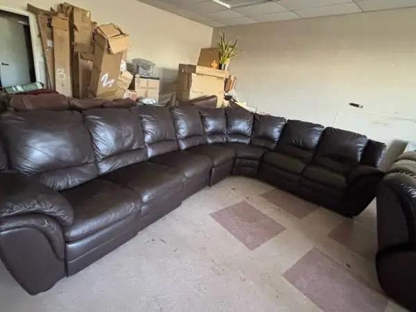 ITALIAN GENUINE LEATHER SECTIONAL COUCH BY NATTUZI, DELIVERY INCLUDED