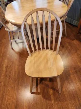 Pedistal Dining Table, Insert& 4 chairs