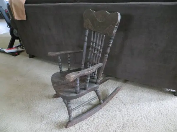 VINTAGE CHILDS WOODEN ROCKING CHAIR