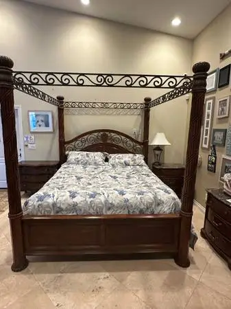 King Bedroom Set